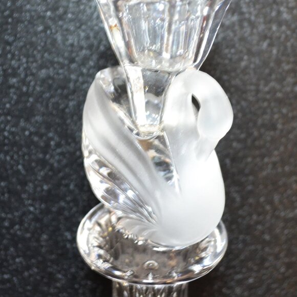 Elegant Vintage Pair Of Crystal Swan Candleholders - Picture 4 of 7